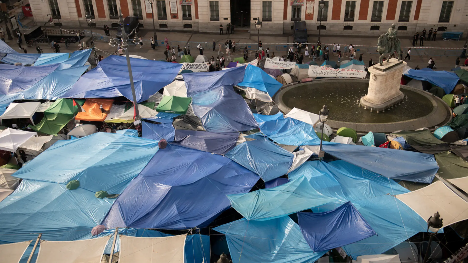 Las comisiones de la acampada de Sol anuncian su disolución progresiva para preparar la huelga general del 11 de noviembre